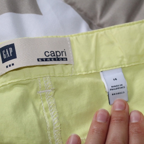⭐ Gap stretch capri - Picture 4 of 4